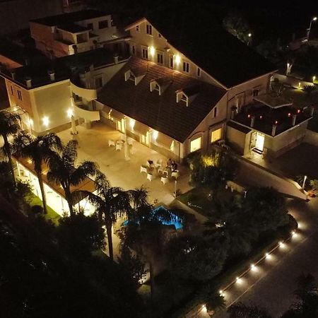 Hotel Villa Ruggiero Brusciano Bagian luar foto