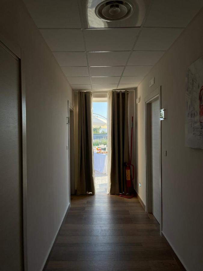 Hotel Villa Ruggiero Brusciano Bagian luar foto