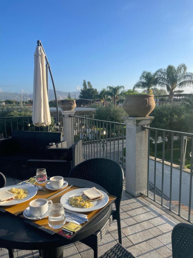 Hotel Villa Ruggiero Brusciano Bagian luar foto